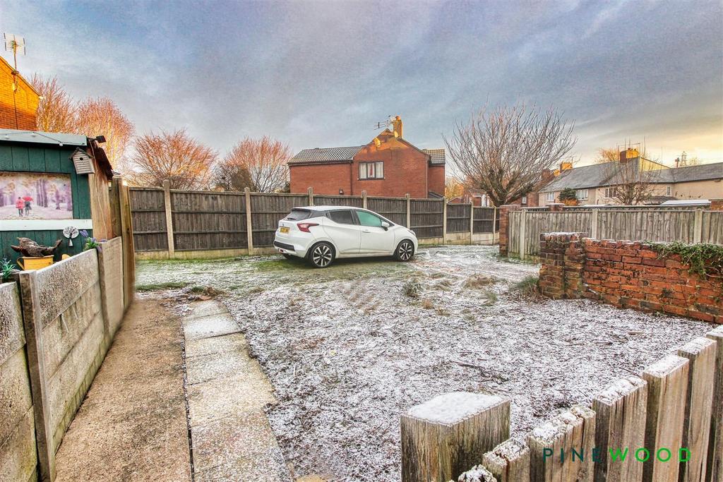 Rear   driveway