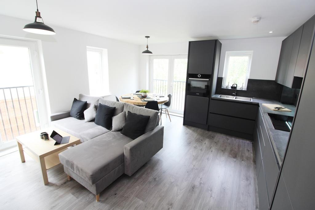 Kitchen / Dining Roo