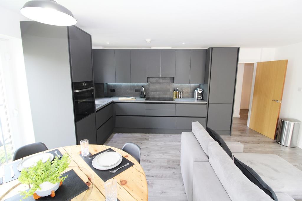 Kitchen / Dining Roo