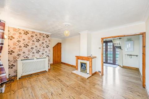 3 bedroom semi-detached house to rent, Hatfields, Loughton