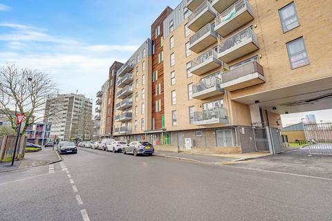 1 bedroom flat for sale, Butchers Road, London E16
