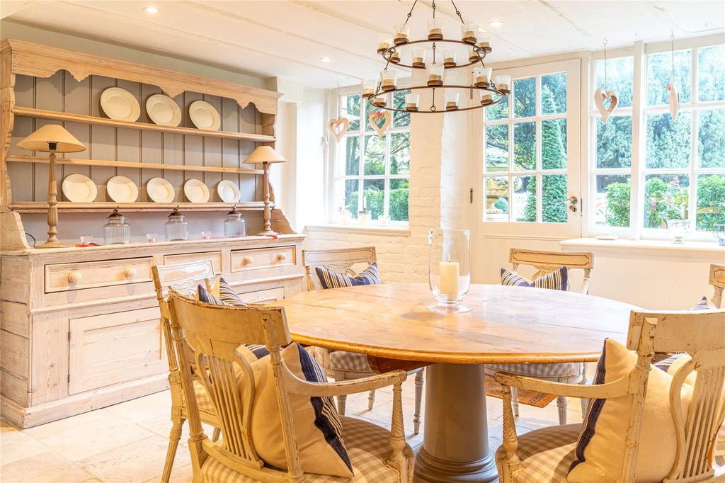Breakfast Room