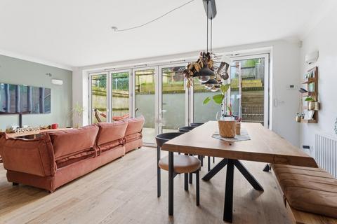 4 bedroom townhouse to rent, Mary Price Close, Oxford OX3