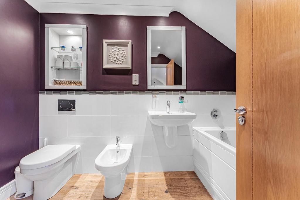 Family bathroom.jpg