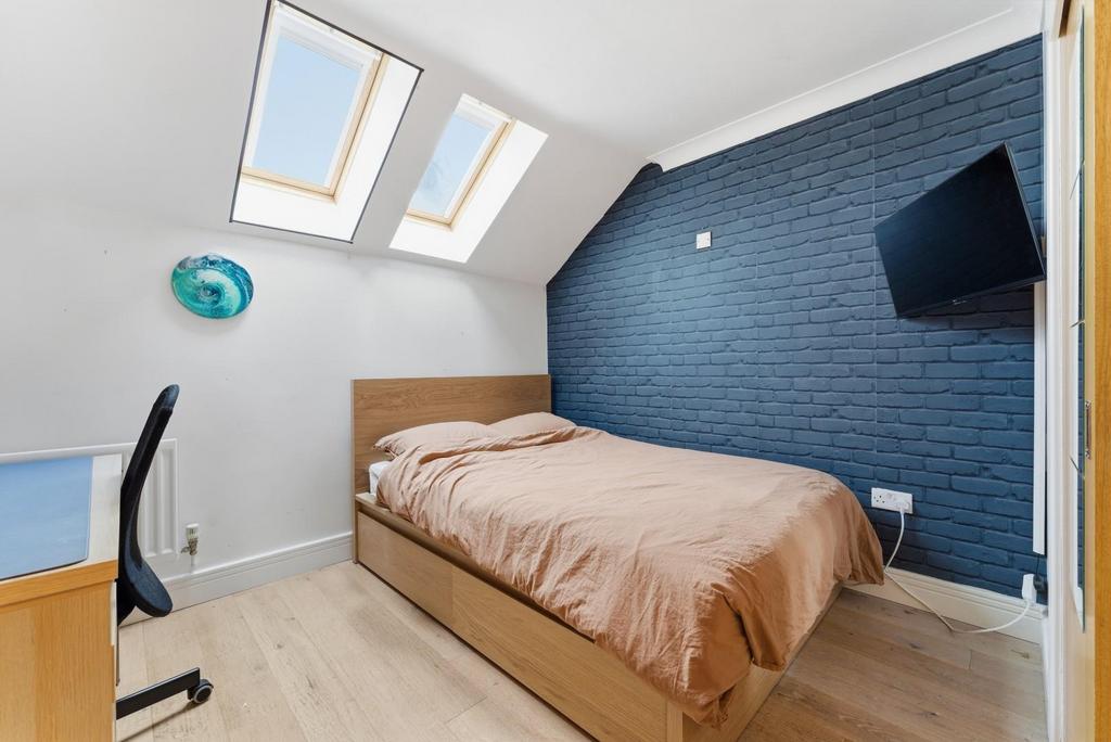 BEDROOM 4.jpg