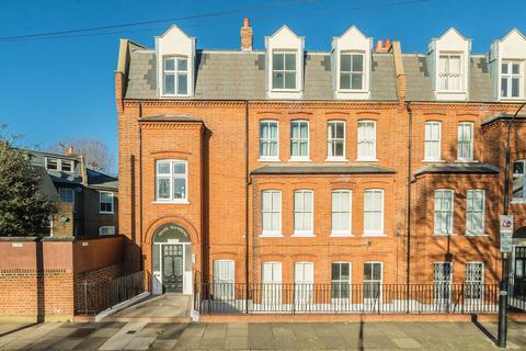 2 bedroom flat to rent, Westville Road, London W12