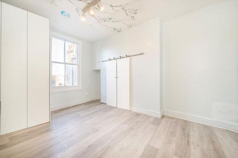 2 bedroom flat to rent, Westville Road, London W12