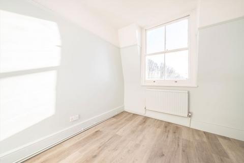 2 bedroom flat to rent, Westville Road, London W12