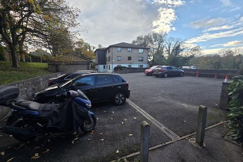 undefined, Purley CR8
