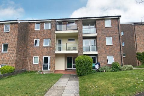 2 bedroom flat to rent, Elder Close, Winchester, SO22