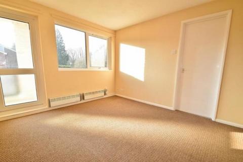 2 bedroom flat to rent, Elder Close, Winchester, SO22