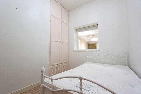 2 bedroom flat to rent, Blackall Road, Exeter, EX4