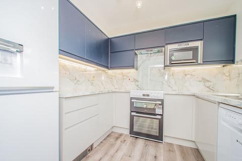 3 bedroom detached house to rent, Highmeadow, Manchester M26