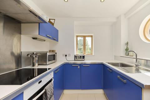 2 bedroom flat to rent, Gwendolen Avenue