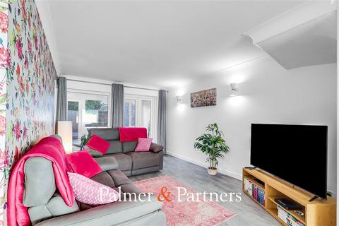 3 bedroom end of terrace house for sale, Pan Walk, Essex CM1
