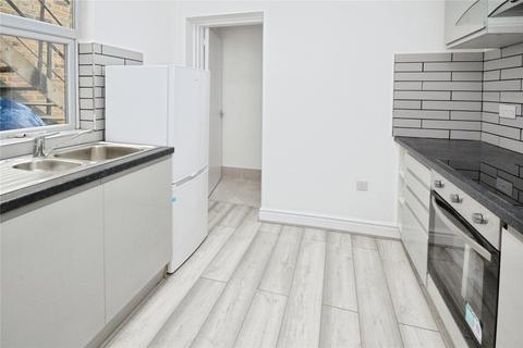 1 bedroom flat to rent, Hanworth Road, Hounslow TW4