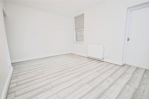 1 bedroom flat to rent, Hanworth Road, Hounslow TW4