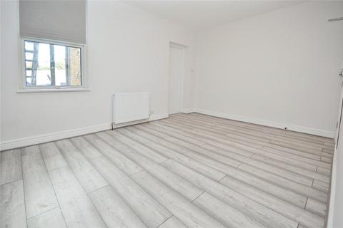 1 bedroom flat to rent, Hanworth Road, Hounslow TW4
