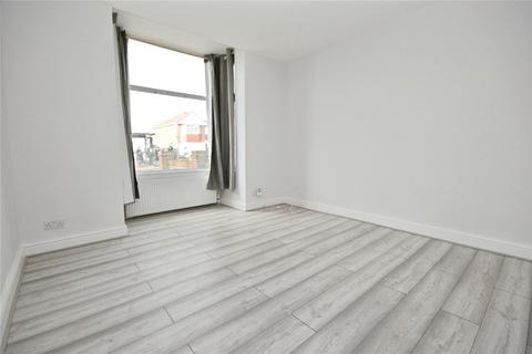 1 bedroom flat to rent, Hanworth Road, Hounslow TW4
