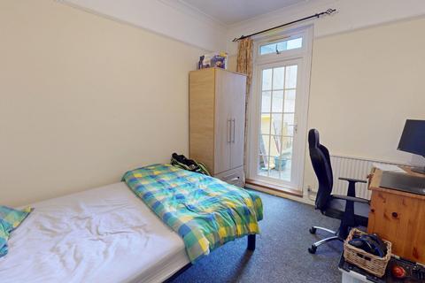 6 bedroom detached house to rent, Brading Road, Hanover, Brighton, BN2
