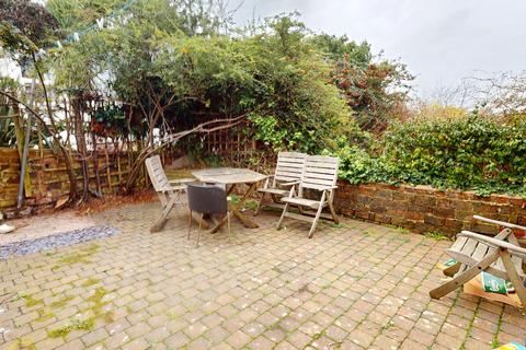 6 bedroom detached house to rent, Brading Road, Hanover, Brighton, BN2