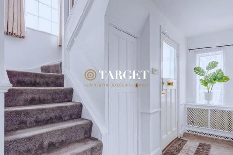 3 bedroom semi-detached house to rent, Great Cambridge Road, Cheshunt, EN8