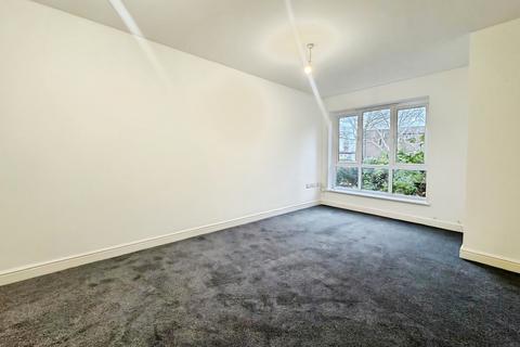 3 bedroom semi-detached house to rent, Conway Close, Nottingham NG3
