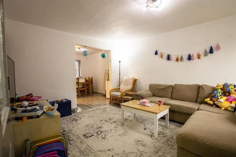 3 bedroom house to rent, Shooters Close, Birmingham, West Midlands, B5