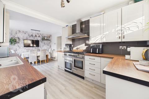 4 bedroom semi-detached house for sale, Leewood Crescent, Costessey, Norwich