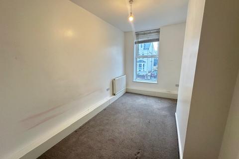 2 bedroom apartment to rent, Barry Road, London SE22