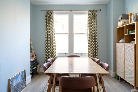 3 bedroom terraced house to rent, Elm Park, London, SW2