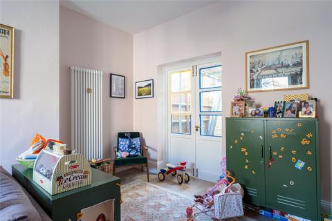 3 bedroom terraced house to rent, Elm Park, London, SW2
