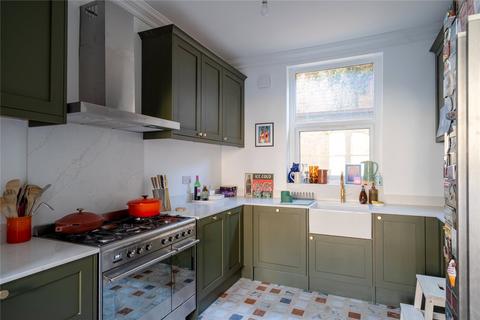 3 bedroom terraced house to rent, Elm Park, London, SW2