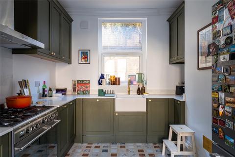 3 bedroom terraced house to rent, Elm Park, London, SW2
