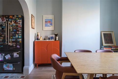 3 bedroom terraced house to rent, Elm Park, London, SW2