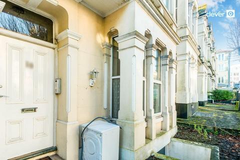 1 bedroom apartment for sale, Connaught Avenue, Plymouth PL4