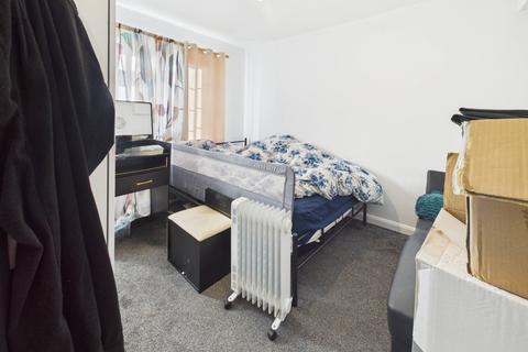 2 bedroom apartment for sale, Arborfield Close, Slough, Berkshire, SL1