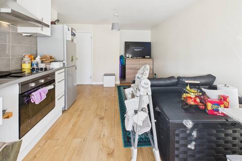 2 bedroom apartment for sale, Arborfield Close, Slough, Berkshire, SL1