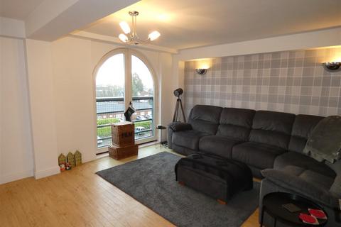 2 bedroom apartment to rent, Wharton Court, Chester