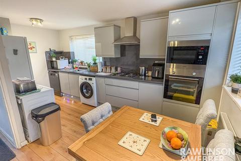 2 bedroom end of terrace house for sale, Down Street, West Molesey KT8