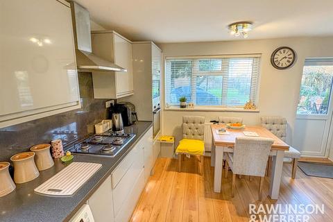 2 bedroom end of terrace house for sale, Down Street, West Molesey KT8
