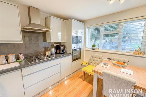 2 bedroom end of terrace house for sale, Down Street, West Molesey KT8