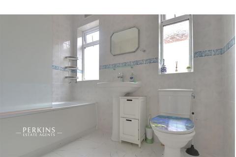 2 bedroom detached bungalow for sale, Greenford, UB6