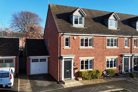 4 bedroom end of terrace house for sale, Candler Drive, Stone, ST15