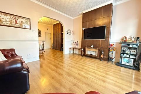 4 bedroom terraced house for sale, Highbury Gardens, Seven Kings