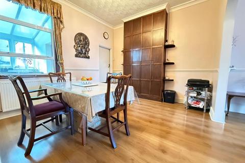 4 bedroom terraced house for sale, Highbury Gardens, Seven Kings