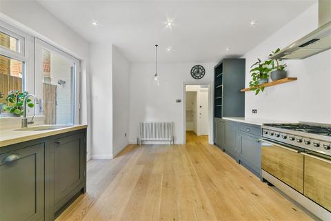 2 bedroom apartment to rent, Garratt Terrace, Tooting, SW17