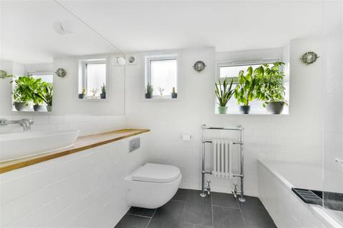 2 bedroom apartment to rent, Garratt Terrace, Tooting, SW17