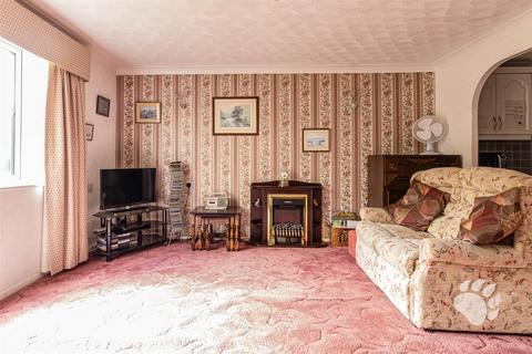 2 bedroom retirement property for sale, Stilemans, Wickford SS11