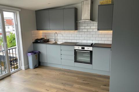 undefined, Syon Lane, Isleworth TW7